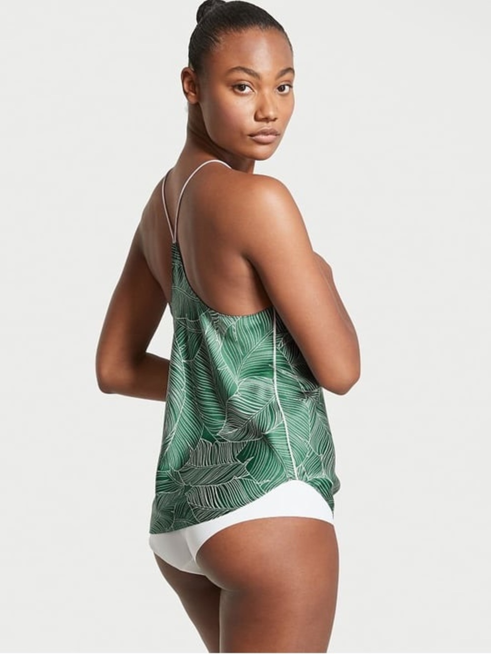 🛍️FINAL PRICE🛍️ Victoria's Secret Green Leaf Satin Cami & Shorts Pajama Set - Picture 5 of 9